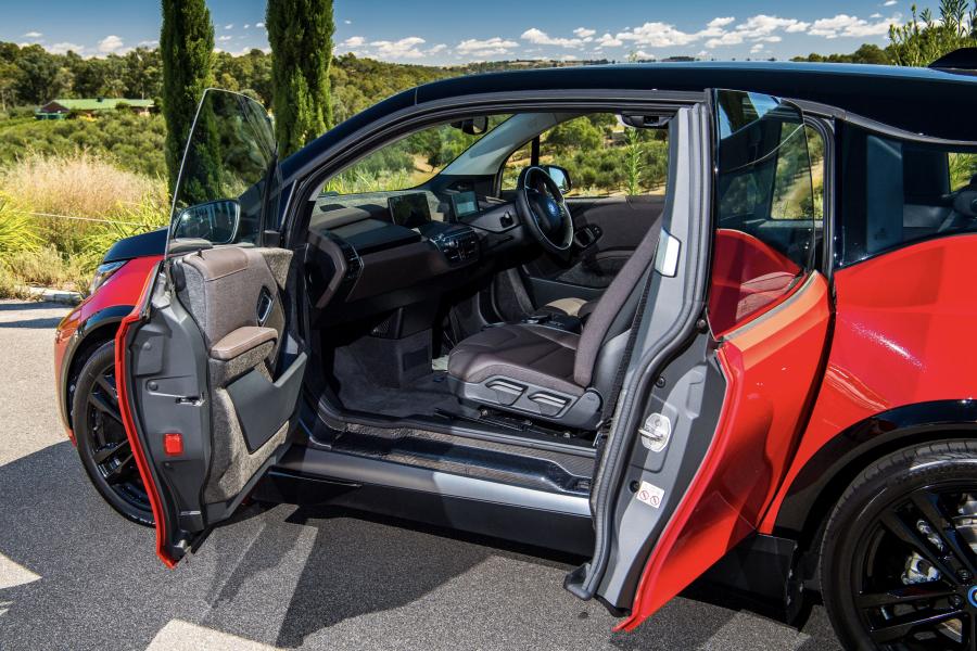 Интерьер BMW i3s (I01) 2018 года  (AU) (фото 29 из 31)